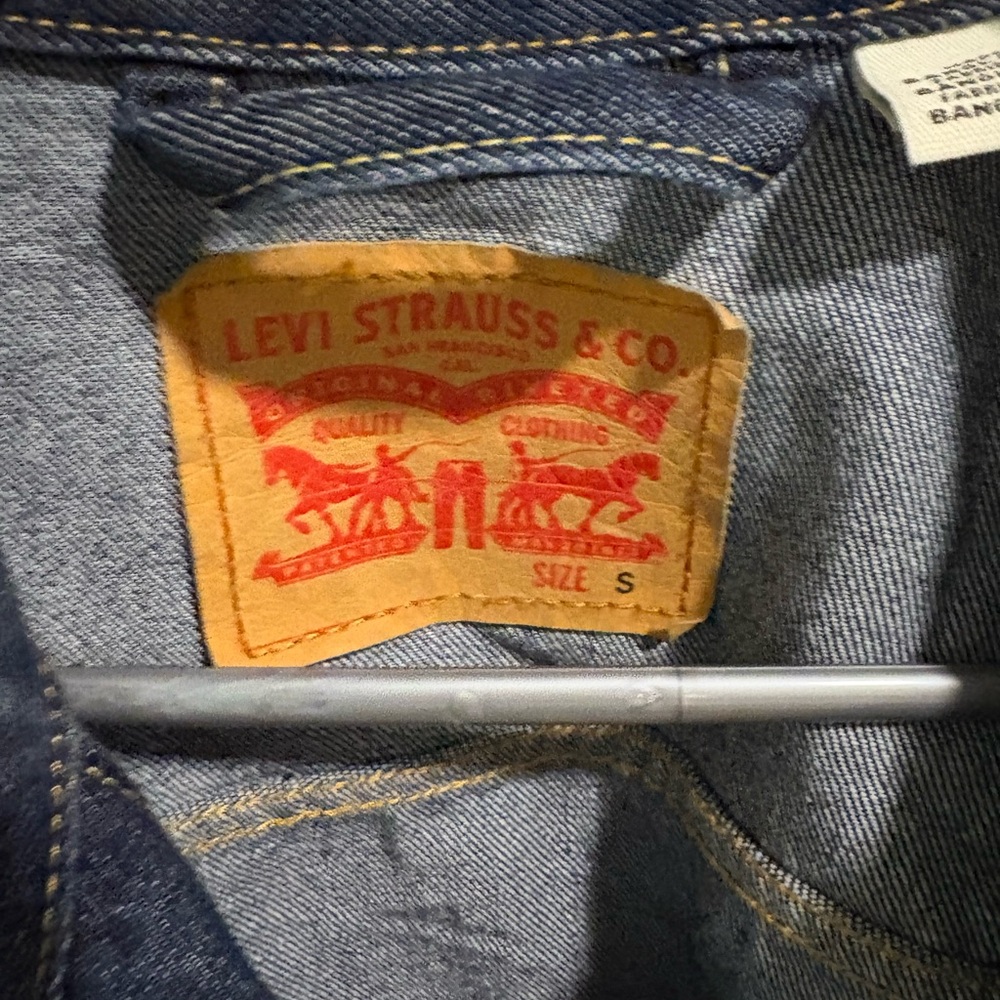 Levi’s Denim Trucker Jacket - Small - Picture 3 of 3